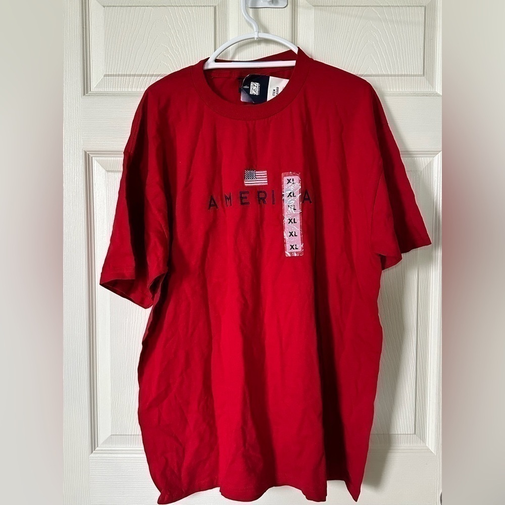 OLD VARSITY BRAND Men’s Red “America” T-Shirt Size XL NWT